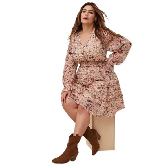 Torrid Boho Floral Tiered Long Sleeve Mini Dress –Size 4 (26/28) – Sheer Overlay - Picture 3 of 9
